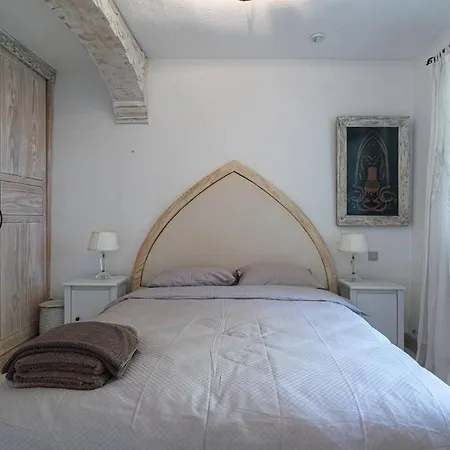 Essiz, Verandali Rustik Tas Ev Holiday home *