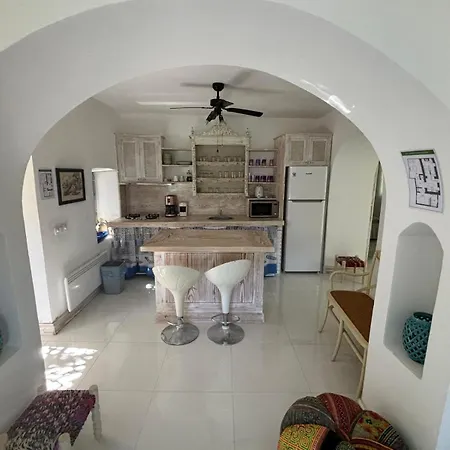 Holiday home Essiz, Verandali Rustik Tas Ev
