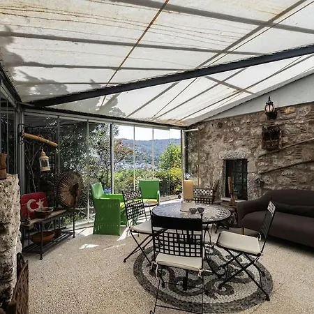Ferienhaus Essiz, Verandali Rustik Tas Ev *
